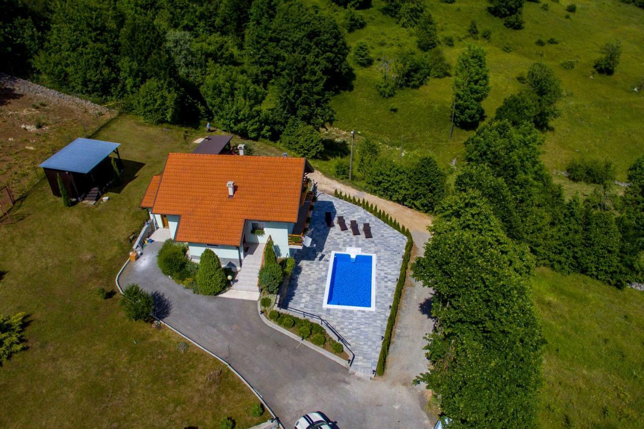 Villa Dino Tin Красно-Поле Экстерьер фото